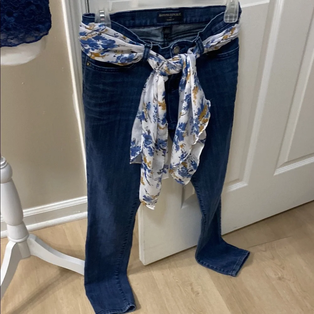🔥🔥🔥Apt. 9 Navy Lace Textured Tank Top and darker blue BR Jeans w/scarf❤️❤️❤️ - Picture 3 of 6